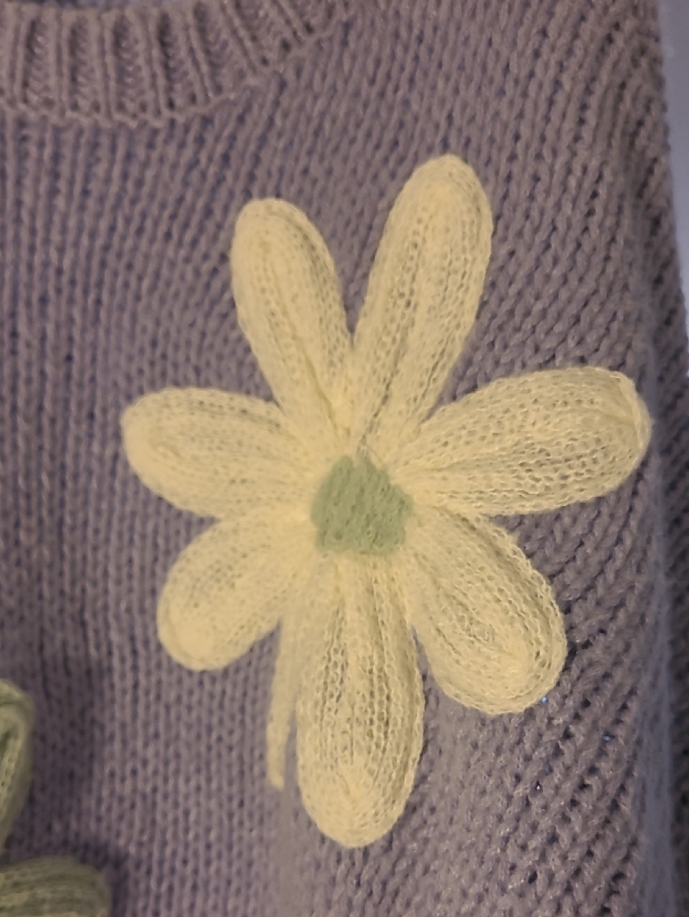 DEBUT Lavender Floral Appliqué Knit Oversized Sweater M/L Like NEW - Picture 3 of 7